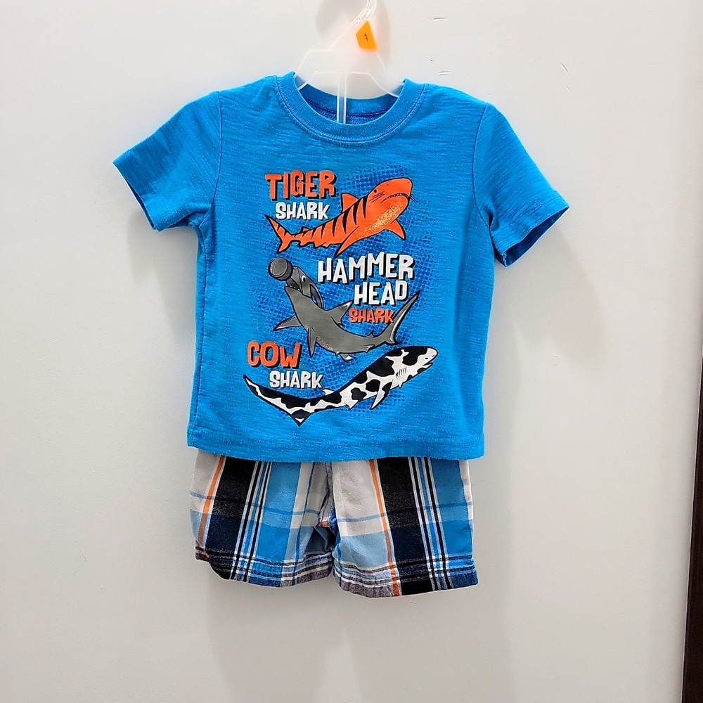 Boys 18m Matching short set.